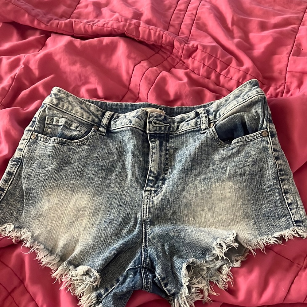 Barely worn denim cut off shorts size 31 (large 8/10)